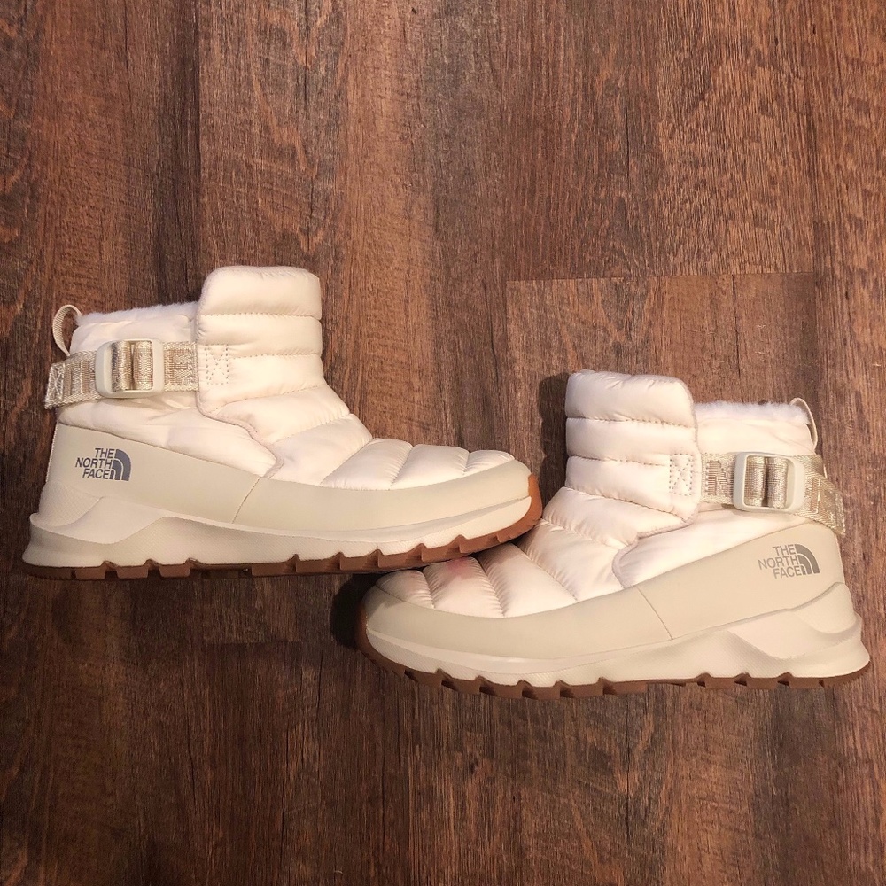 NWT The North Face ThermoBall Pull-On